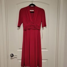 Evan Picone Beautiful Red V Neck Midi Dress. Stunning! Pit To Pit 16" Shoulder To Hem 42" Shoulder To Sleeve 12" Size 4 Red Short Sleeve Dress With Ruched Detail, Red Ruched Short Sleeve Dress, Fitted Red Pleated Midi Dress, Red Ruched A-line Dress, Red A-line Ruched Dress, Midi Evening Dress, Flapper Style Dresses, Vintage Velvet Dress, Mock Wrap Dress