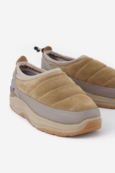 thisisneverthat X SUICOKE Sneakers in beige suede, rubber sole, visible seams, 100% suede leather, logo on the side Sporty Sandal, Burberry Hat, John Lobb, Fashion 101, Valentino Bags, Top Designer Brands, Leather Logo, Engineered Garments, Online Bags