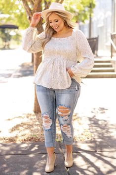 We love this beautiful top! This top has a mesmerizing ivory color with a trendy floral print that is perfect for the season! The smocked bodice and babydoll design is so chic! Style this top with distressed skinnies and booties for a sassy chic look! 100% Polyester Size16 Women Outfit Ideas, Plus Size Outfits Big Belly, Short And Chubby Outfits, Tummy Hiding Outfits, Big Chested Outfits, Short Curvy Women Outfits, Outfit Ideas For Plus Size Women, Plus Size Style Tips, Cute Casual Outfits For Summer