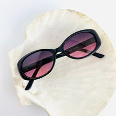 vintage 90s oval sunglasses. black frame. Two tone color lens 400 uv excellent condition includes sunglasses pouch Black Oval Sunglasses With Gradient Lenses, Oval Black Sunglasses With Gradient Lenses, Trendy Black Oval Sunglasses, Black Oval Sunglasses, Sunglasses Pouch, Color Lenses, Oval Sunglasses, Cat Eye Sunglasses, Black Frame