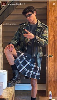 Masc Skirt Outfit, Men Skirt Outfits, Kilt Outfit Men, Male Skirt, Men Skirt, Men In Skirts, Masc Fashion, Clothing Store Design