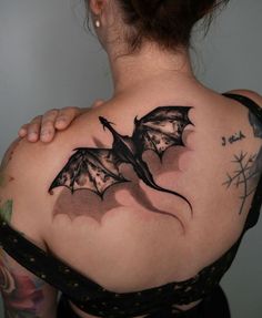 dragon tattoo Dragon Tattoo Shoulder, Symmetrical Tattoo, Shadow Tattoo, Bookish Tattoos, Dragon Tattoo For Women, Scary Tattoos, Tatuaje A Color, Tattoo Style Drawings