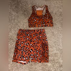 Super Cute, Never Worn Orange Sleeveless Activewear For Gym, Orange Sleeveless Gym Activewear, Orange Stretch Activewear For Workout, Fitted Sleeveless Orange Activewear, Fitted Orange Activewear For Workout, Orange Stretch Sportswear Activewear, Orange Athleisure Activewear For Summer, Orange Summer Athleisure Activewear, Fitted Orange Sportswear Activewear