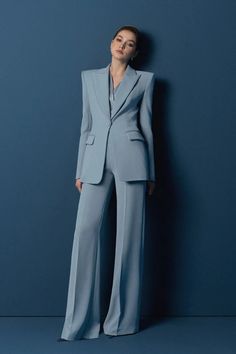 Japanese Crepe, Crepe Material, Mean Blvd, Crepe Blazer, Woman Suit Fashion, Looks Chic, Women's Wardrobe, Crepe Fabric, Suit Fashion