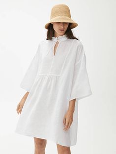 Chic Linen Dress For Daywear, Summer Linen Dress For Brunch With Relaxed Fit, Elegant Linen Dress With Ruffles For Beach, Elegant Ruffled Linen Dress For Beach, Elegant Linen Beach Dress With Ruffles, Elegant Beach Linen Dress With Ruffles, Summer Brunch Linen Dress Relaxed Fit, Casual Linen Dress For Brunch, Chic Flowy Linen Dress