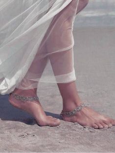 Bohemian Beach Wedding, Beautiful Anklet, Simple Hoop Earrings, Beautiful Beach Wedding, Indian Aesthetic, Jewelry Armoire, Coastal Style, Dainty Jewelry