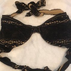 Nwot Really Nice Matched With Basic Tan/Black Bottom Black Bandeau Halter Top For Beach, Black Halter Top For Beach Season Sunbathing, Black Halter Top For Beachwear And Sunbathing, Chic Black Halter Top For Beach Season, Fitted Black Halter Top For Sunbathing, Black Halter Top For Sunbathing, Bra Friendly, Bra Friendly Black Halter Top For Beach Season, Black Bottom, Black Bottoms