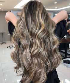 Blonde Highlights With Extensions, Golden Brown With Highlights, Warm Beige Blonde Hair, Fried Hair, Baylage Hair, Beige Blonde Hair, Long Hair Highlights, Grey Blonde Hair