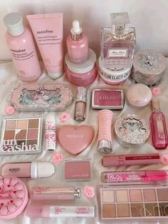 Savings Jar Ideas, Makeup Influencer, Makeup Beauty Room, Girly Makeup, Savings Jar, Jar Ideas, Makeup Product, Fancy Makeup, Pink Girly Things