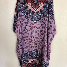 Print Cacoon Kimono. Beautiful Semi-Sheer Cover Up Kimono In Purples And Pinks... Beach Or Poolside Ready ! One Size Fits Most. Lace Bathing Suit, Kimono Swim Cover Up, Target Swimsuits, Cover Up Kimono, Black And White Beach, Bohemian Kimono, Striped Linen Shirt, Embroidered Tunic Dress, Printed Tunic Dress