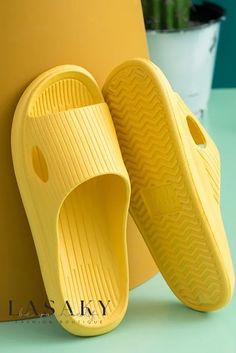 Lasaky - Premium Non-Slip Hotel Slippers for Couples - Enhancing Comfort and Freshness at Home Indoor Slides, Women Slippers Fashion, Soft Sandals, Summer Heels, Soft Shoes, Beach Slippers, Slides Sandals, Formal Dresses For Women, Womens Clothing Sizes