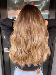 Sunset Highlights, Cherry Blonde, Caramel Blonde Hair, Warm Blonde Hair, Honey Balayage, Rambut Brunette, Honey Hair Color, Honey Brown Hair, Golden Blonde Hair