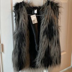 Comfortable And Fashionable Trendy Black H&m Outerwear, Trendy Black Outerwear By H&m, Beige Puffer, Feather Vest, Black Faux Fur Vest, Sequin Vest, Faux Fur Vest Black, Waist Jacket, Collar Vest