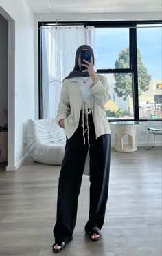 Hijabi Spring Outfits, Modest Non Hijabi Outfits, Modest Hijabi University Outfits, Comfy Hijabi Fits, Hijabi Summer Aesthetic, Modest Fits Aesthetic Hijabi, Flight Outfit, Stylish Outfits Casual