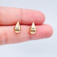 "18k Gold Filled Plain Tear Drop Stud Earrings Buy with confidence we add insurance to every shipping package. Our Etsy store was developed to help you find the most unique styles of modern designs, always looking for elegance and market trends. Here you will find ways to better make your jewelry through quality, seeking harmony, exclusivity and impeccable finish. Find many more styles in our Milie Jewelry Etsy Store. https://www.etsy.com/shop/miliejewelry You can choose from unique styles of ea Modern Gold Teardrop Earrings In 14k Gold, Modern Yellow Gold Teardrop Earrings For Anniversary, Rose Gold Teardrop Earrings, Luxury Gold Teardrop Earrings For Gift, Gold Teardrop Earrings Tarnish Resistant For Formal Occasions, Gold Teardrop Earrings Tarnish Resistant For Formal Events, Yellow Gold Tarnish Resistant Teardrop Earrings As Gift, Tarnish Resistant Yellow Gold Teardrop Earrings As Gift, Yellow Gold Teardrop Earrings Tarnish Resistant