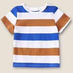 95% polyester striped t-shirt. Perfect casual piece for your little one's closet! Would look great paired with any bottoms, for almost any look. Denim Baby, Girls Summer Tops, Girl Sleeves, Toddler Tops, Tunic Tops Casual, Casual Summer Tops, Kids Clothes Boys, Dress Shirt Sleeves, Striped T Shirt