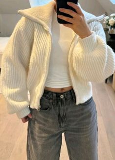 Cold Days Outfit Aesthetic, Trendy Winter Tops, Winter Fashion Outfits Casual, Uni Outfits, Cold Outfits, Outfit Inspo Casual, Everyday Fashion Outfits, Classy Casual Outfits