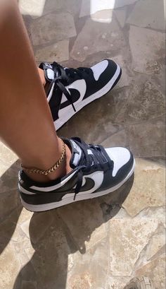 Trendy Shoes Sneakers, Nike Shoes Girls, Jordan Shoes Girls, All Nike Shoes, Cute Nike Shoes, Cute Sneakers, Fresh Shoes, Hype Shoes, Cute Nikes