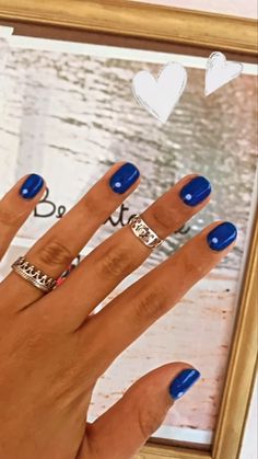 Nails London Style, Multi Color Gel Nails, Two Different Colored Nails On Each Hand, Nail Colors That Make You Look Tan, Nail Designs Aesthetic, Summer Nails Short Nails, Aesthetic Hailey Bieber, Chord Ukulele, Pink Nails Spring