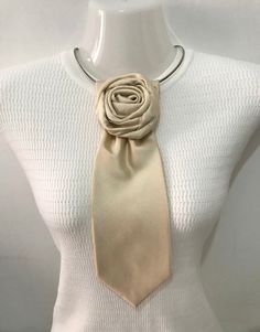 Elegant Women's Tie, 100% Silk, Made in Italy. Luxury Neck Accessory for Fashion Lovers, High Quality. Unique Gift Ideas, Gift for Her - Etsy Elegant Silk Ties For Spring, Elegant Adjustable Suit And Tie Accessories For Gifts, Elegant Adjustable Neckwear For Gifts, Elegant Adjustable Neckwear As Gift, Elegant Adjustable Neckwear As A Gift, Elegant Silk Neckwear For Gift, Elegant Silk Neckwear For Weddings, Elegant Summer Neckwear For Black Tie Events, Elegant Wedding Tie With Ribbon