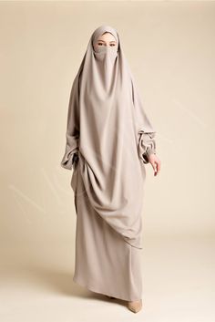 Classic Luxe Two Piece Jilbab - Barakah - Momina Hijabs Jilbab Styles, Khimar Style, Hijab Colors, Modest Wardrobe, Elastic Waistband Skirt, Jersey Hijab, Bamboo Shades, Niqab, Face Cover