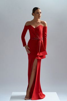 Red crepe gown with embroidery – HerTrove Long Mermaid Dress, Gown Suit, Corset Skirt, Crepe Gown, Designer Evening Gowns, Long Evening Dress, Midi Dress Style, Luxury Wear, Mermaid Skirt