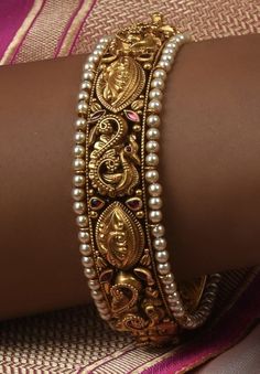 Pearl Kadas Indian Gold, Antique Kada Bracelet Gold For Women, Temple Bangles Gold Jewellery, Pearl Bangles Indian Gold, Pearl Bangle Designs, Antique Bangles Indian Gold, Gold Antique Bangles, Antique Gold Bangles Design, Traditional Gold Jewellery