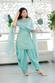 Punjabi Dress Design, Shaurya Sanadhya, Patiala Dress, Patiala Suit Designs, Punjabi Outfits, Designer Kurti Patterns, Simple Kurti Designs, Gaun Fashion