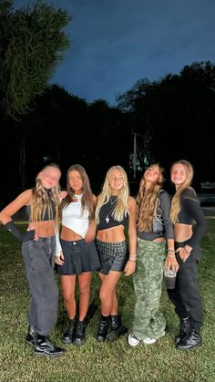 21 Savage Concert, The Weeknd Concert Outfit, Rap Concert Outfit, Rap Concert, Techno Outfit, Concert Outfit Summer, Blouse Ideas, Festival Outfits Rave, Boho Festival Fashion