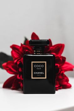 Perfume Pictures, Chanel Perfume Bottle, Patchouli Perfume, Black Perfume, Fragrance Photography, Cheap Perfume, Perfume Photography