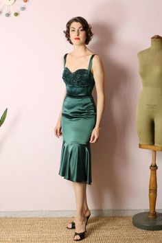 RTW dark green satin dress sweetheart straps mermaid dress | Etsy Dark Green Satin Dress, Green Satin Dress, Dress Cocktail Party, Green Cocktail Dress, Eve Dresses, Dress Cocktail, 50s Dresses, Cocktail Party Dress, Green Satin