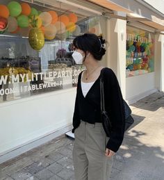 Levi Shirt Outfit, Japanese Casual Outfits, 대학생 스타일, Camila Morrone, Ulzzang Fashion, Brain Training, Positive Reinforcement