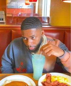 Men Beards, Black Men Haircut, Waves Hair, Dark Skin Boys, Gym Photos, Men Haircut