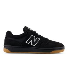 Inspired by styles worn by skaters in the '80s and '90s  these shoes are built for life on and off the board. Dress Sneakers, New Balance 480, Black Shoes Outfit, 90s Shoes, Masculine Outfits, Basket Noir, Ageless Beauty, Black Sneakers, Dress With Sneakers