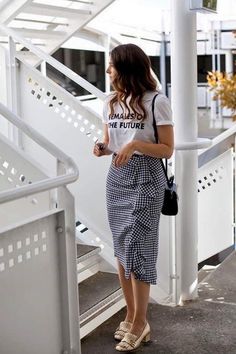 Metallic Pumps, Gucci Marmont, Skirt Maxi, Modest Clothing, Outfit Trends, Skirt Mini, Modest Dresses