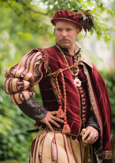 Elizabethan Costume, King Costume, A Night At The Opera, Ren Fest, Military Figures, Period Outfit, Century Clothing, The Throne