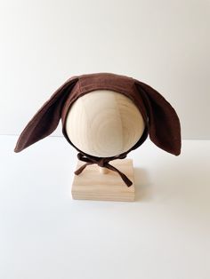 Bunny bonnet  Gender neutral  Made with brown linen    Choose your size and add a note at check out to let me know your selection Each bonnet is made with attention to detail  Different sizes  S (1-3 months) 16 inches head circumference  M (3-6 months ) 17 inches head circumference L (6-9 months) 18 inches head circumference Xl (9-12 ) months ready to ship  19 inches head circumference Ready to ship  1T (12 -18 months) 19.5 inches 2T 2 years ( 18 -24 )months 20 inches  3T 3 years 20.5 inches hea Bunny Bonnet, Brown Bunny, Floppy Ears, Baby Bonnet, Floral Baby, Head Circumference, Sun Hats, 3 Months, 6 Months