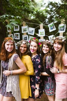 Bridal Picnic, Flower Crown Bar, Wedding Hair Tips, Diy Flower Crown, Chic Bridal Showers, Bride Shower, Bridal Shower Flowers