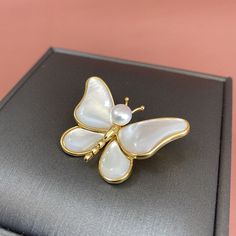 Brooches -Luxury Pearl White Butterfly Brooch Exquisite Insect Pins Corsage Brooches Woman Party Gift Style: Classic Shape\pattern: Animal Metals Type: Zinc alloy Material: Metal Item Type: Brooches Gender: Women Fine or Fashion: Fashion Brooches Type: Brooches Model Number:3256802922488041 Material: Alloy + Pearl Size: 4*3 Elegant White Enamel Pin For Gift, White Butterfly Brooches For Gifts, Elegant Butterfly Shaped Pins, Gift Luxury, Small Butterfly, Butterfly Pin, Cute Butterfly, Pattern Animal, Butterfly Brooch