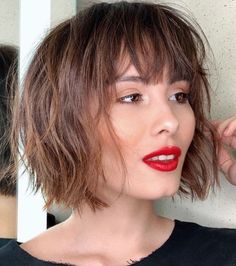 Feathery Bob with a Fringe for Thin Hair Choppy Bob With Bangs, Short Textured Hair, Kort Bob, Bangs Ideas, Bob Hairstyles With Bangs, Choppy Bob Hairstyles, Short Bangs, Bob Haircut With Bangs