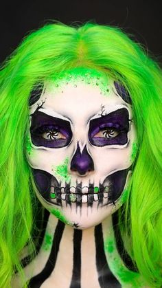 Halloween Backgrounds Wallpapers, Beautiful Halloween Makeup, Halloween Makeup Tutorials, Goth Eye Makeup, Creative Halloween Makeup, Face Paint Ideas, Halloween Makeup Diy