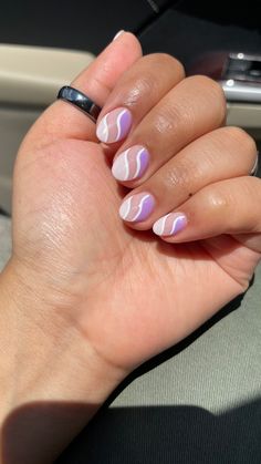 Acrylic nails purple and white nail art Short Gel Nails Purple Art Designs, Natrual Nails, Swirly Nails, Rounded Acrylic Nails, Preppy Nails, Teen Nails, Girls Nail Designs, Short Gel Nails, Cute Simple Nails