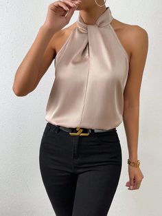 Halter Neck Blouses, Trendy Business Casual, Business Formal Dress, Cooler Look, Professional Dresses, Satin Blouse