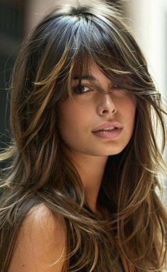 A Layered Haircut, Subtle Layers, Rambut Brunette, Haircuts For Long Hair With Layers, Layered Haircuts For Medium Hair, Long Layered Haircuts, Layered Haircut, Haircuts For Medium Hair, Long Hair With Bangs