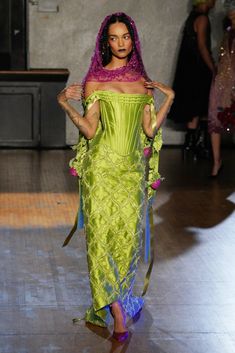 Green Runway Fashion, Spring 2023 Runway, Runway Fashion Couture, Runway Outfits, Runway Dresses, Spring 2023, Runway Show, Fancy Outfits, Gorgeous Gowns