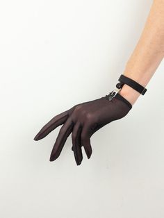 Gloves Outfit, Black Mesh Fabric, Gloves Fashion, Hand Accessories, Hand Gloves, Wrist Band, How To Measure, Black Hand, Chic Accessories