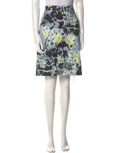 Erdem SkirtBlueFloral PrintSlit PocketsZip ClosureFit:Skirts by Erdem typically fit true to size. Zimmermann Dress, Waist Bags, Saint Laurent Bag, Sweater Pants, Knee Length Skirt, Balenciaga City Bag, Hat Shop, Christian Louboutin Shoes, Casual Jeans