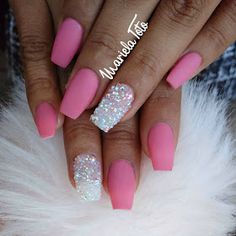 ARTE COM QUIANE - Paps e Moldes de Artesanato : 20 inspirações de Unhas Decoradas combinação Rosa e Cinza Elegant Nail, Elegant Nail Art, Set Ideas, Top Nail, Star Nails, Nail Designs Glitter, Crystal Nails, Xmas Nails