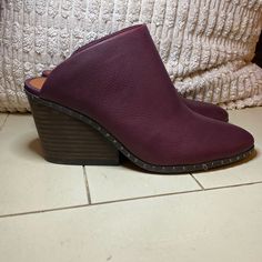 Lucky Brand Studded Wedge Clogs Size 7.5m Burgundy Maroon Leather Brand New Wedge Clogs, Maroon Leather, Lucky Brand Shoes, Brand Shoes, Womens Shoes Wedges, Lucky Brand, New Color, Clogs, Wedges