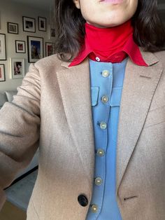 Outfits Cafe, Shirt Layering Outfit, Shirt Tucked Into Jeans, Leandra Medine Style, Black Silk Scarf, Red Tights, London Look, Red Turtleneck, Shirt Tucked In